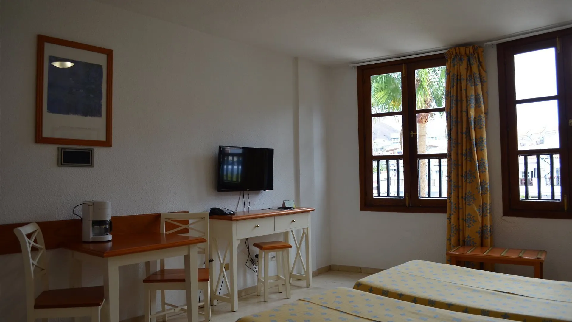 Klayman Olivina Aparthotel Los Cristianos  3*, Los Cristianos (Tenerife)